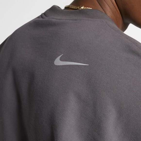 Nike Quest Fleece Long-Sleeve Crew - Picture 3 of 5